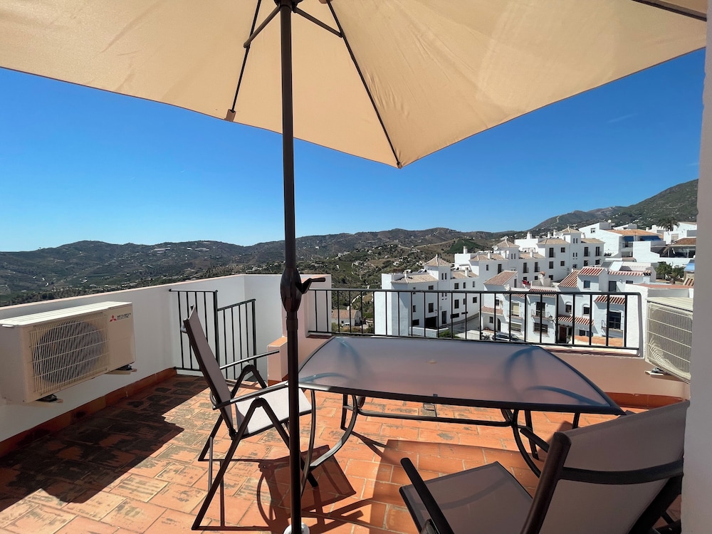 Cd-2063 Three Bedroom With Roof Terrace