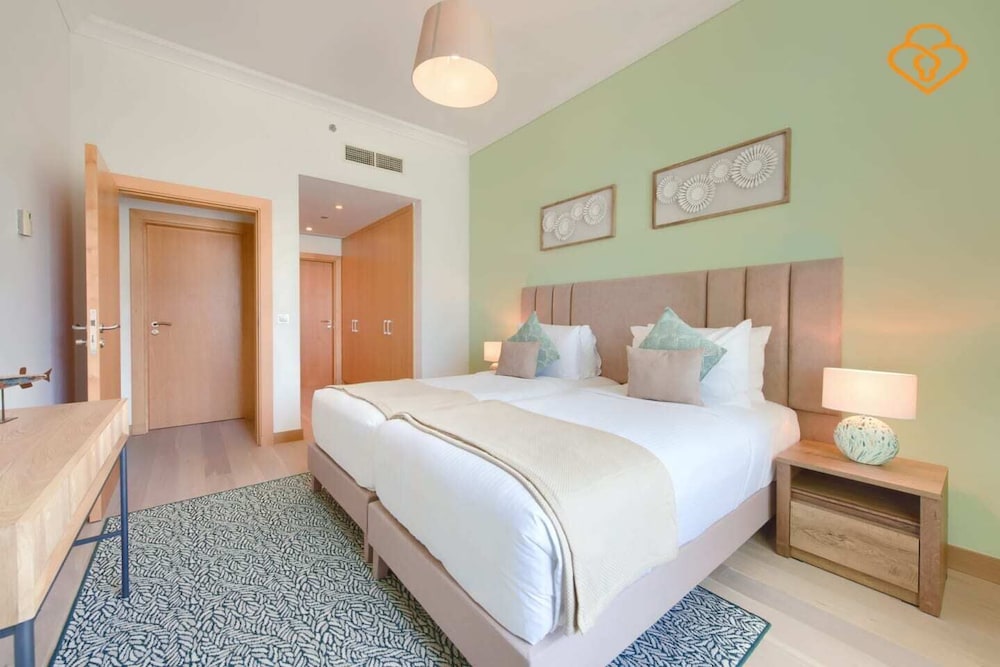 Building No. 2 Shoreline  Palm Jumeirah - Apartment 405