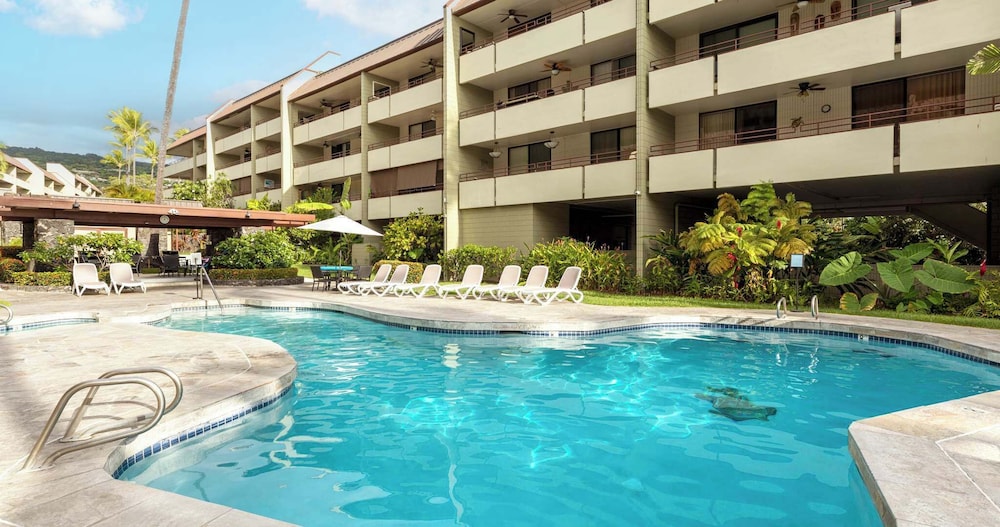 Oceanfront Condo 117 in Kailua-kona
