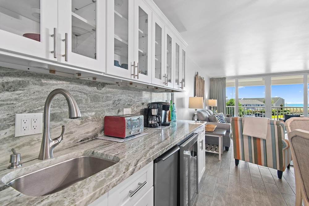 Shoreline Towers 3033