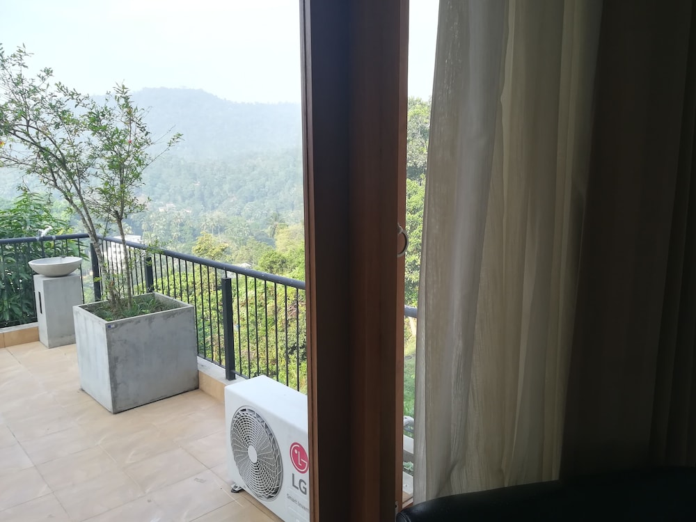 Mandarin Hill Residence