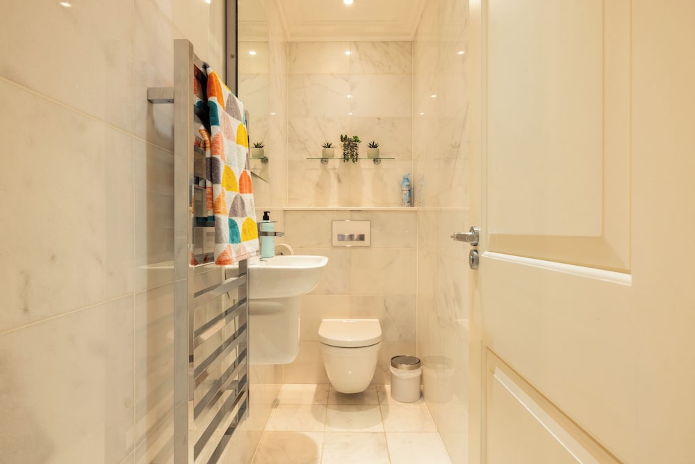 Large 3-bed 5-guest 1841 Duplex House Paddington