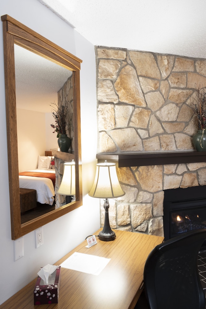 Schott’s Lake Conference & Resort
