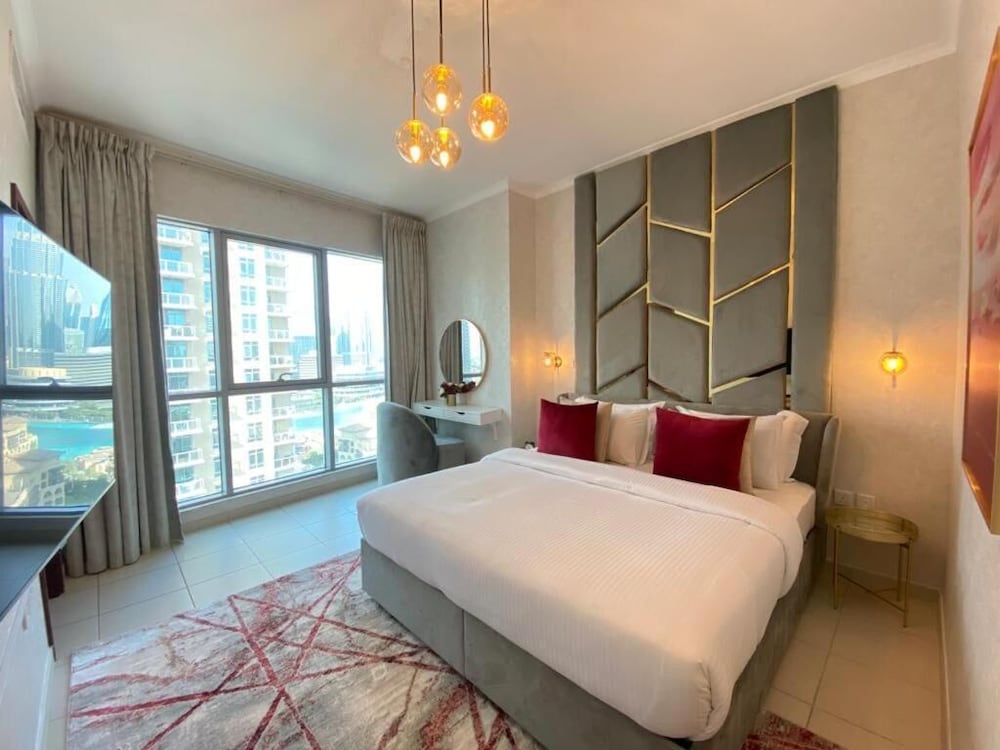 Durrani Homes - The Residences 5BR Besides Dubai Mall with Burjkhalifa and Fountain view