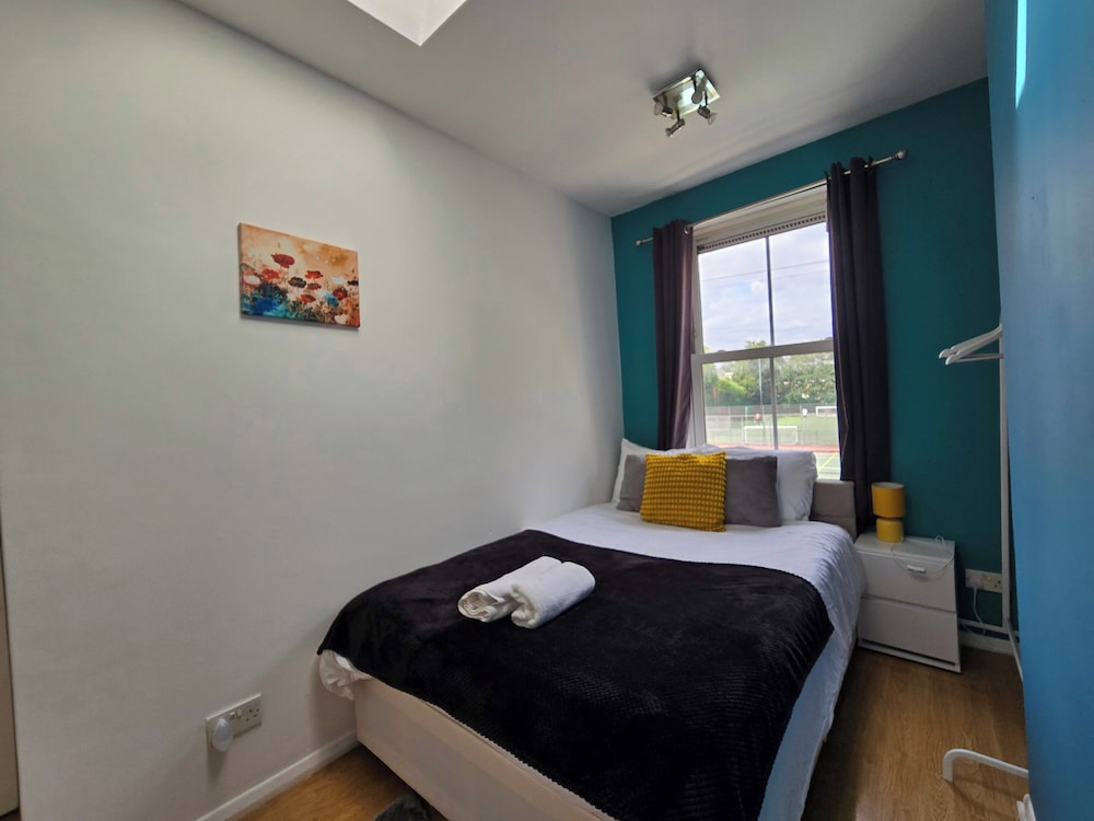 Cozy 4 Bedroom House in the Heart of Brixton