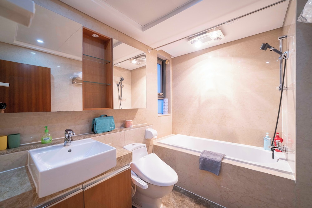 Tyms Morden 3BR 2BA APT Bella Vita