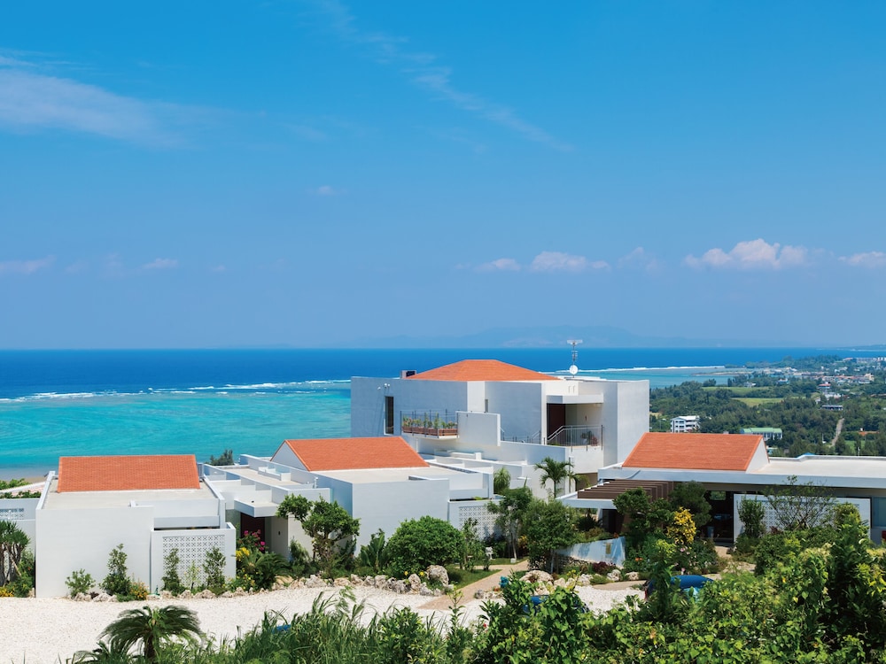 Hotel Condominium T-Room - Image 1