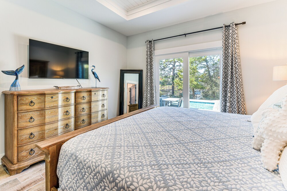 Tranquility & Nearby Beach Access: Private Oasis