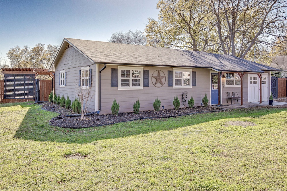 Game Room & Fire Pit: Family-friendly Aubrey Home view 2