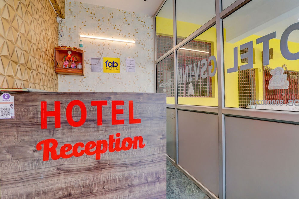 Lobby & Reception