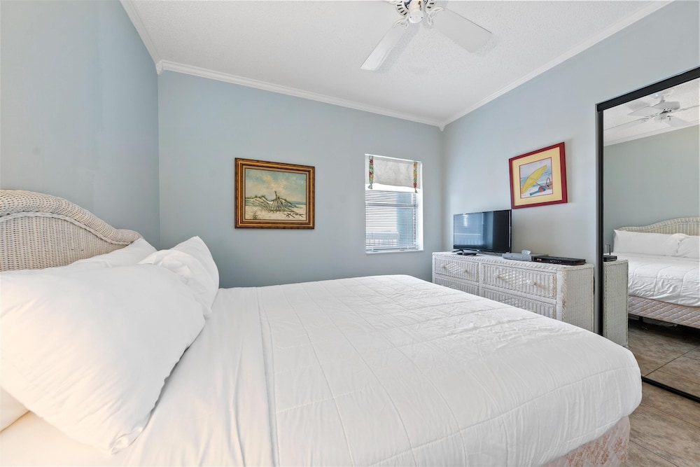 Romar Place 705