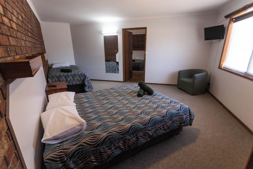 Donald Motor Lodge