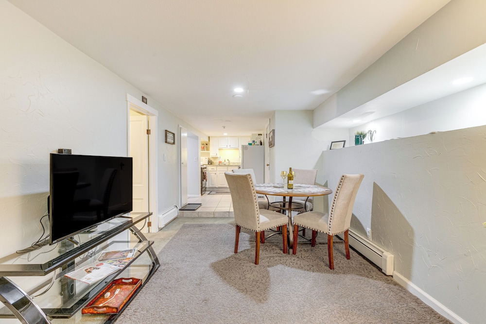 Denver Retreat in Cherry Creek: Walk to Dining!