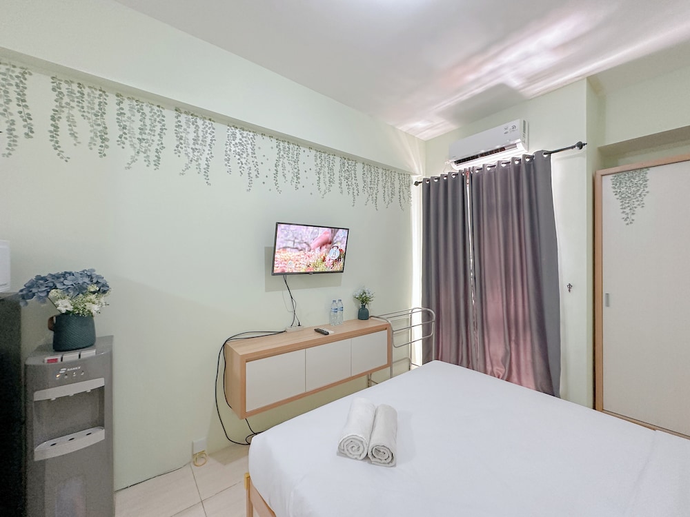 Stunning Comfy Studio Apartment Near Merr At Bale Hinggil