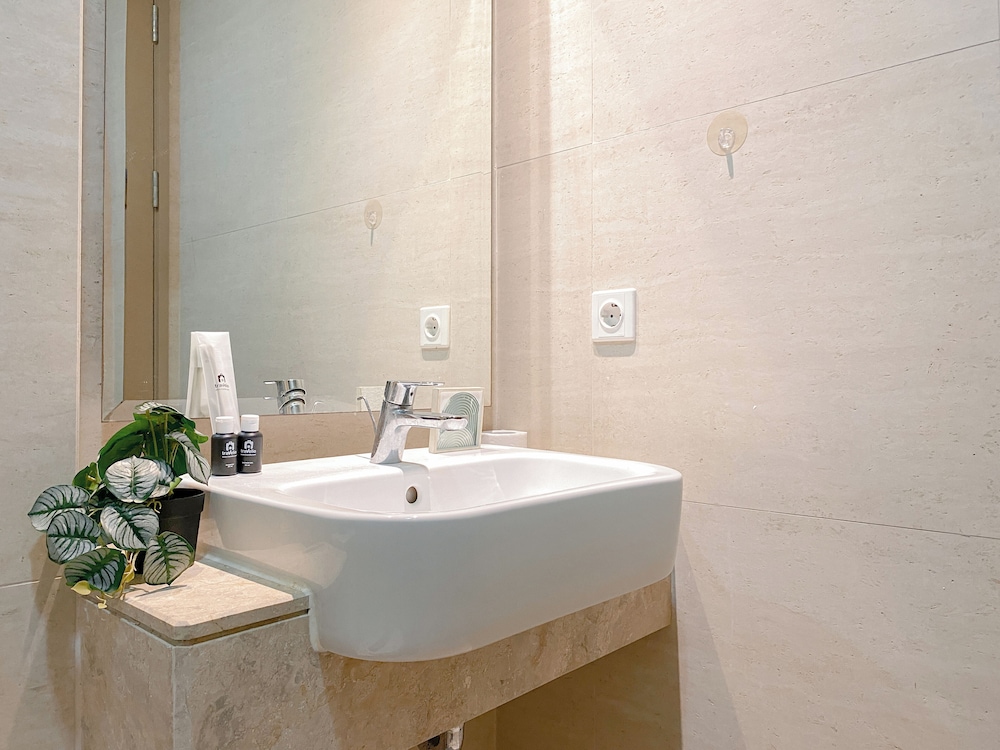 New Furnished Studio At Apartment Gold Coast