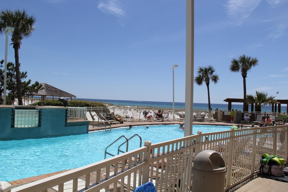 Pelican Beach Resort 2006