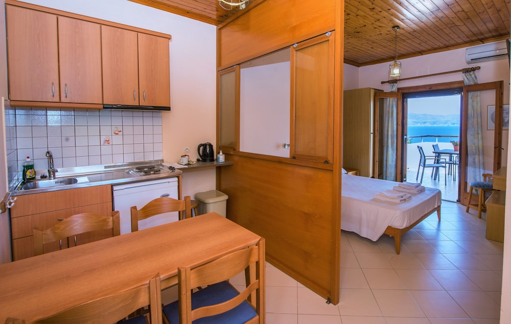 Dionysos Apartments