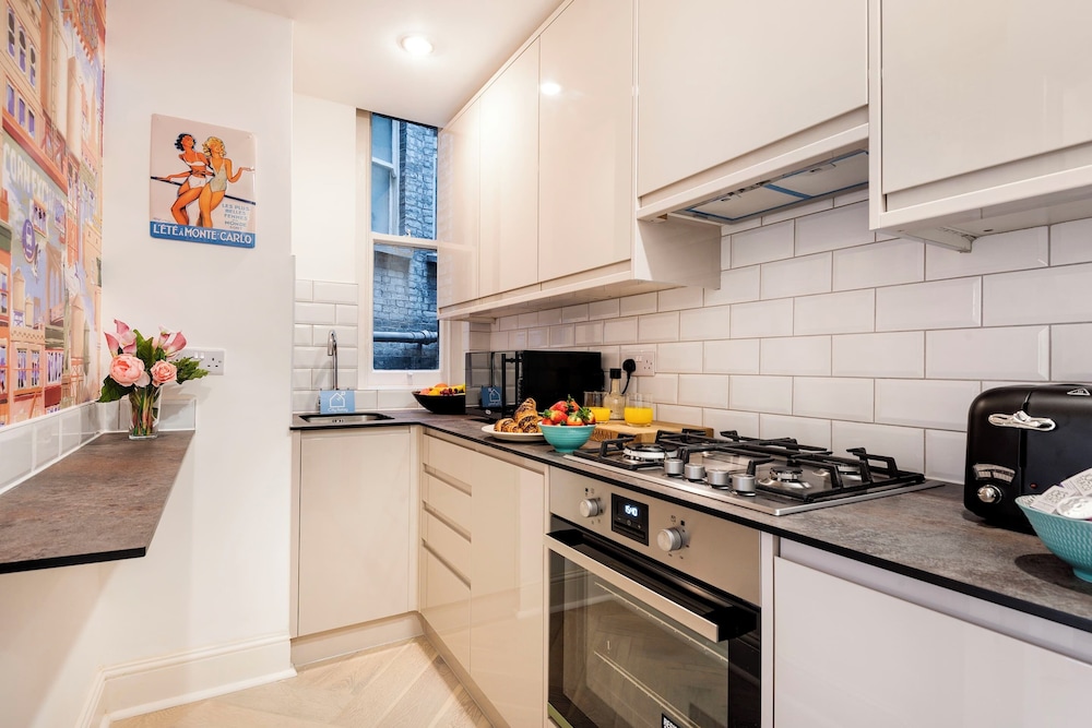 Stylish Buckingham Apartment Victoria