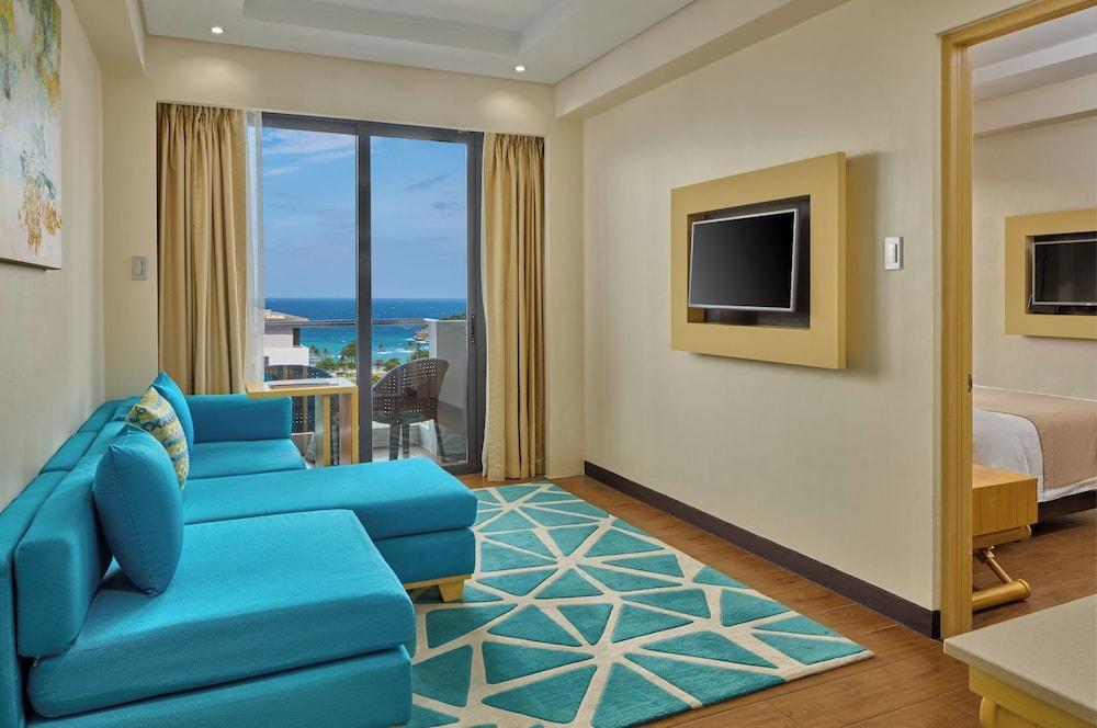 Poolside Escape Near Boracay’s Iconic Keyhole