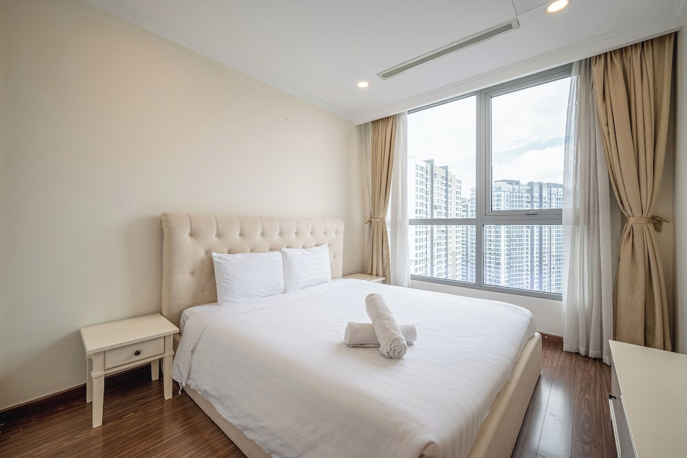 PD Pristine Apartment Landmark Plus