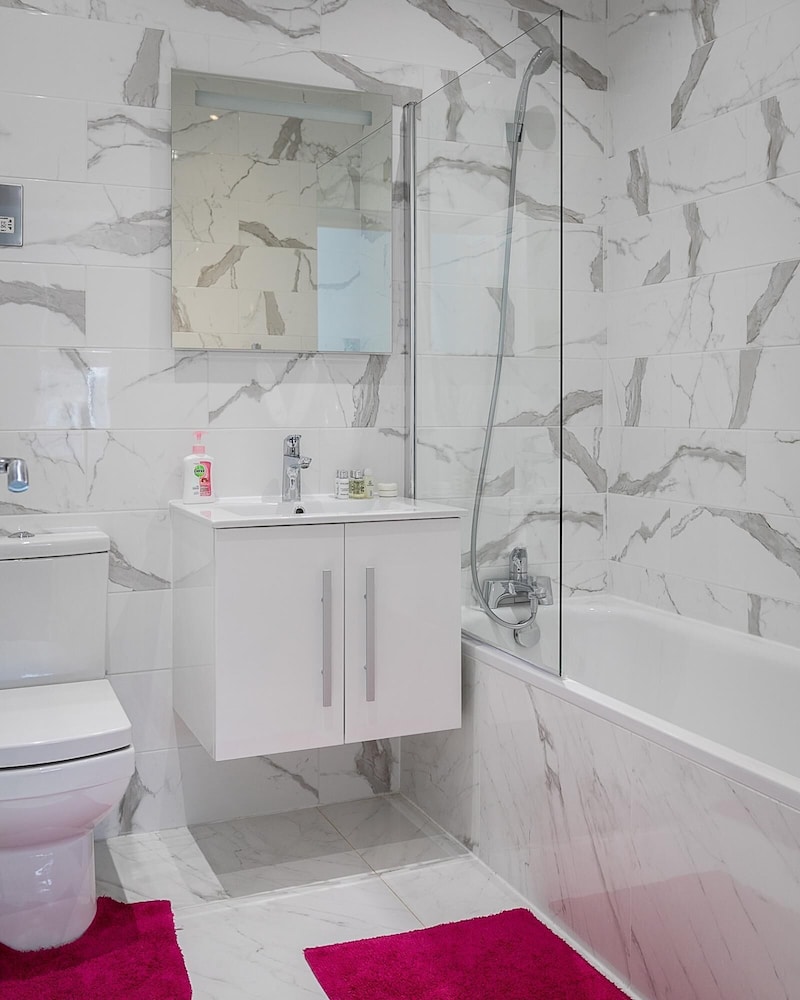 Penthouse Brand new on Cromwell Road