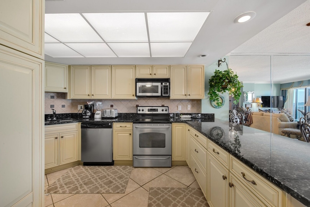 Arcadian I 6b 2 Bedroom Condo