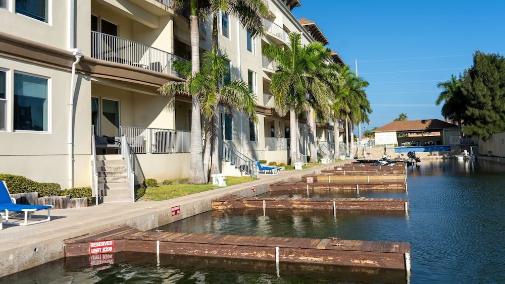 Channel Views Private Boat Slip Pool & Patio 3 Bedroom Apts