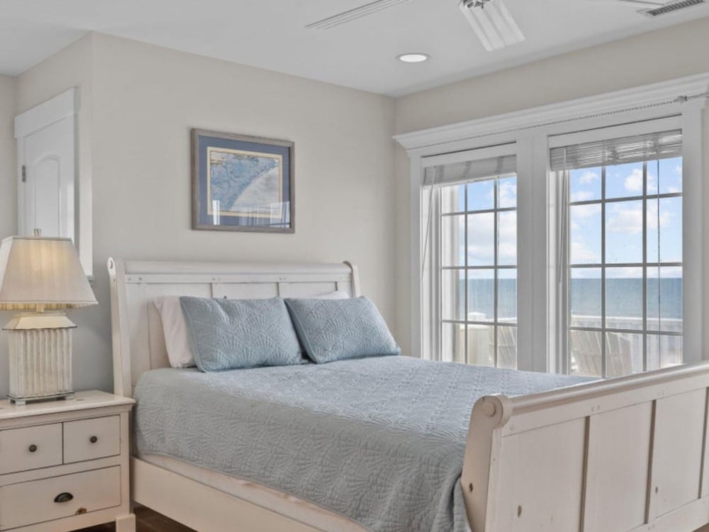 Ocean's Edge by Topsail Realty