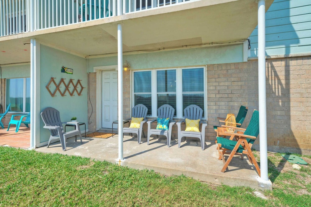 Sleeps 16 2 Beachfront Condos, Pool+pickleball+tennis Island Retreat Complex