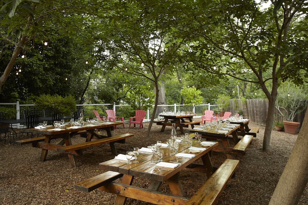 Napa Valley / Sonoma Vacations - Calistoga Inn Restaurant and Brewery - Property Image 12