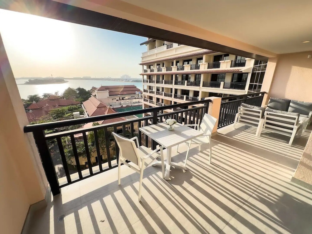 Resort Apartments - Royal Amwaj North
