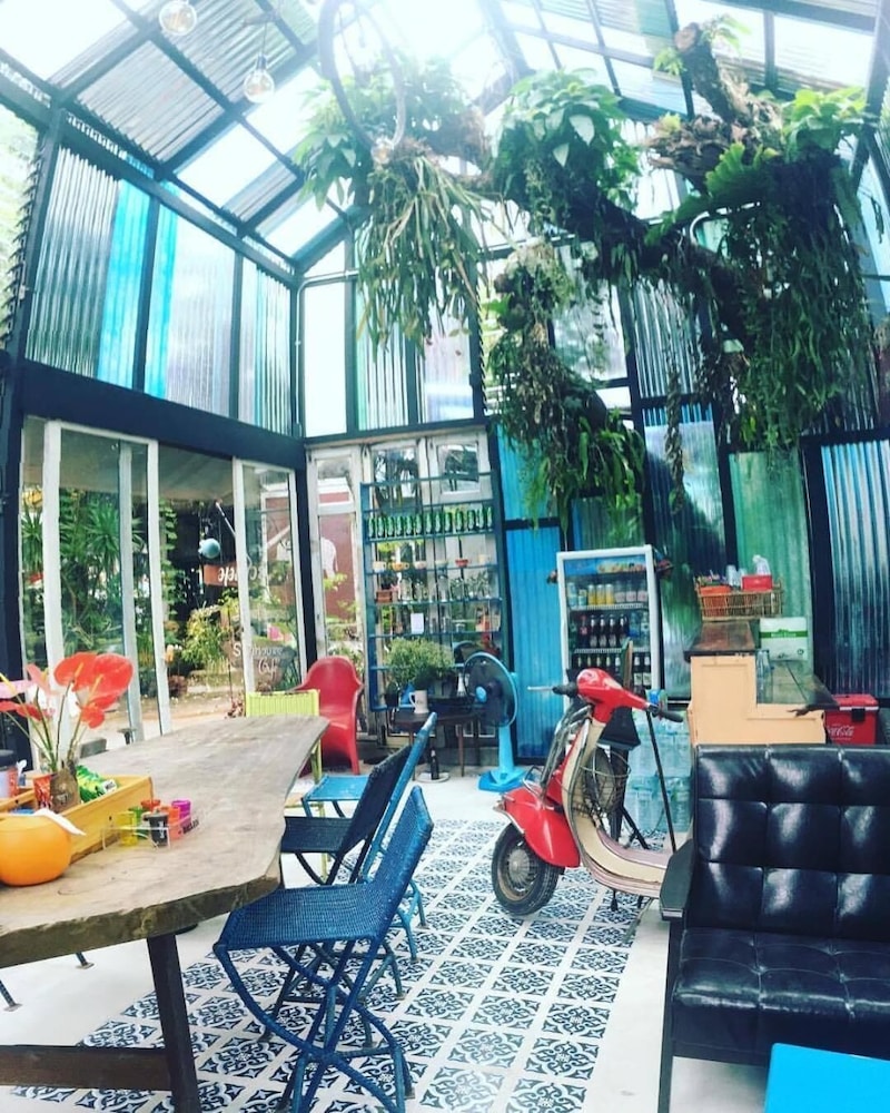Artist Place Trat