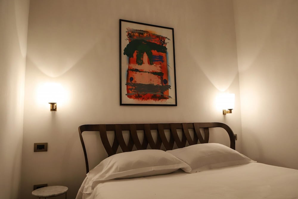 Cozy Apartment at Pizzofalcone by Wonderful Italy