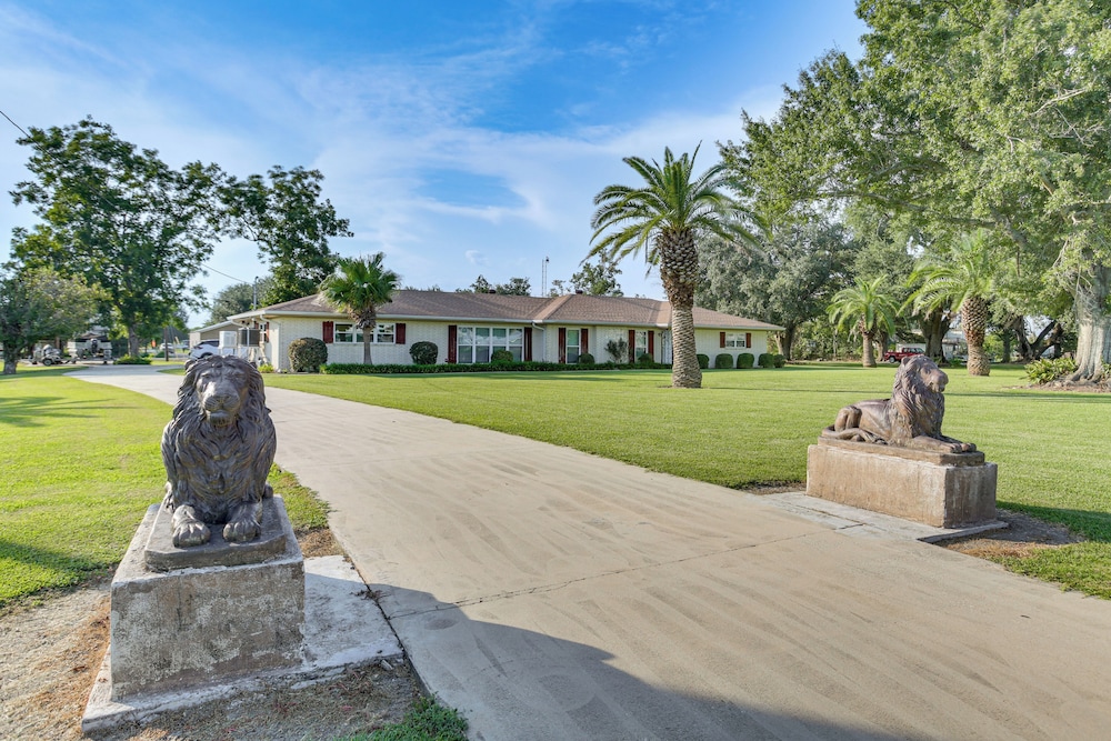 Fish & Explore: Serene Home on Bayou Petit Caillou