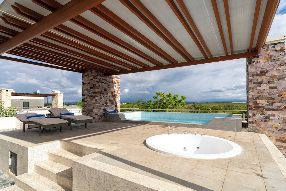 Maiyan Luxury Resort
