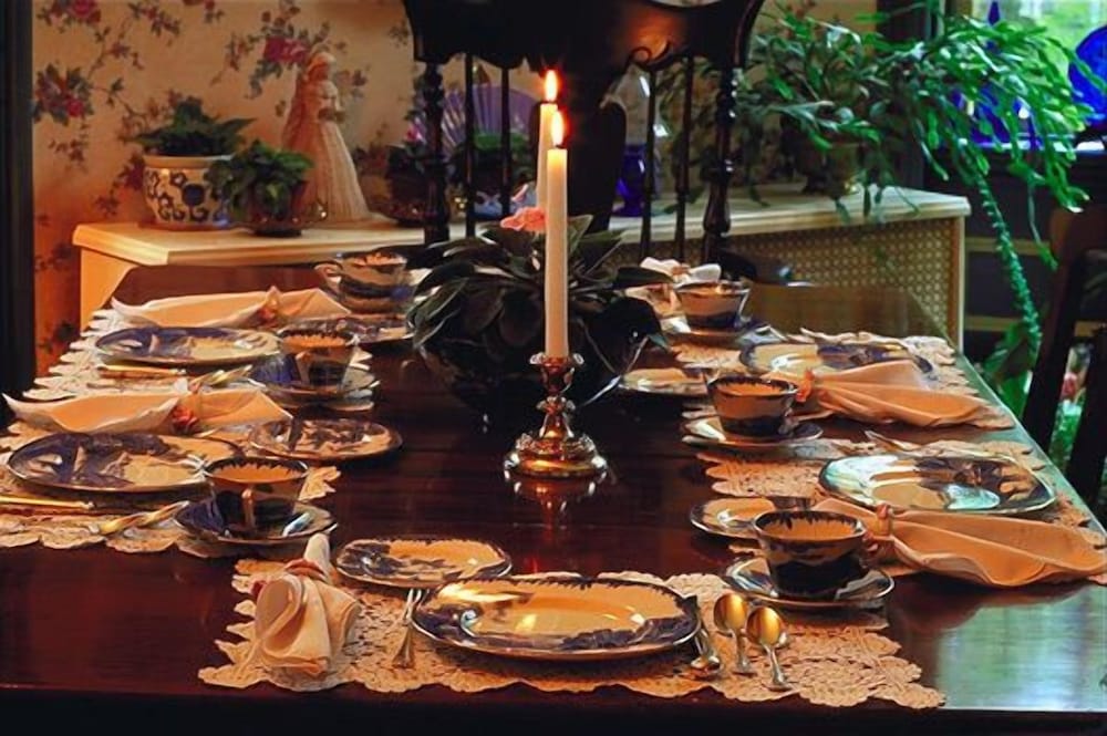 Charlottetown Vacations - The Elmwood Heritage Inn - Property Image 12