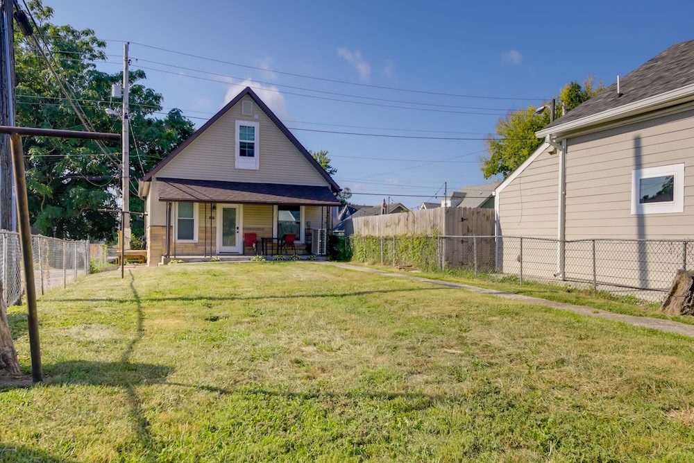 Indianapolis Home w/ Porch - Close to Mile Square! view 2