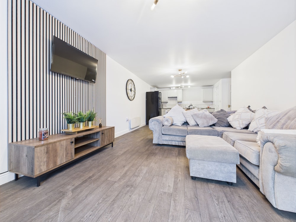 Modern Chaffordhundred Apartment Long Stay Sleeps2