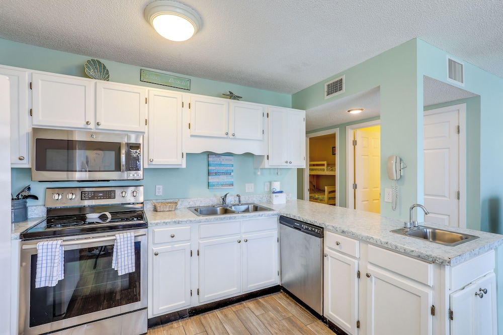 Ocean-view Balcony: Myrtle Beach Resort Condo!