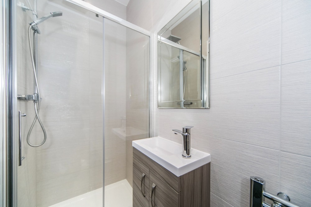 Flat 14 Helena House, 1-bed, Sleeps 3, Parking view 5