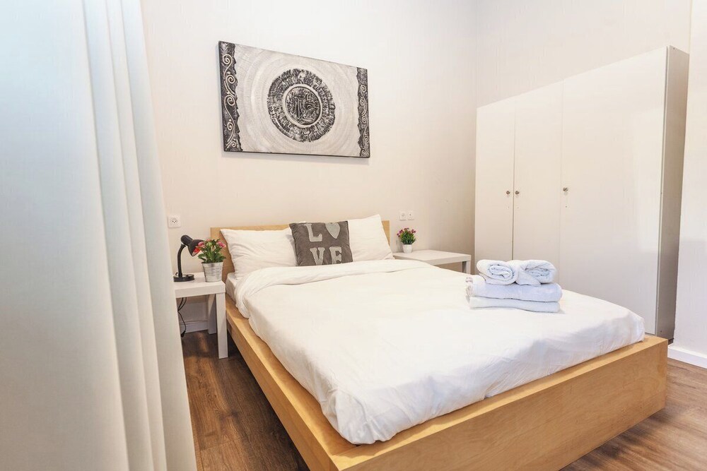 Ben Yehuda By theLight apartment view 4
