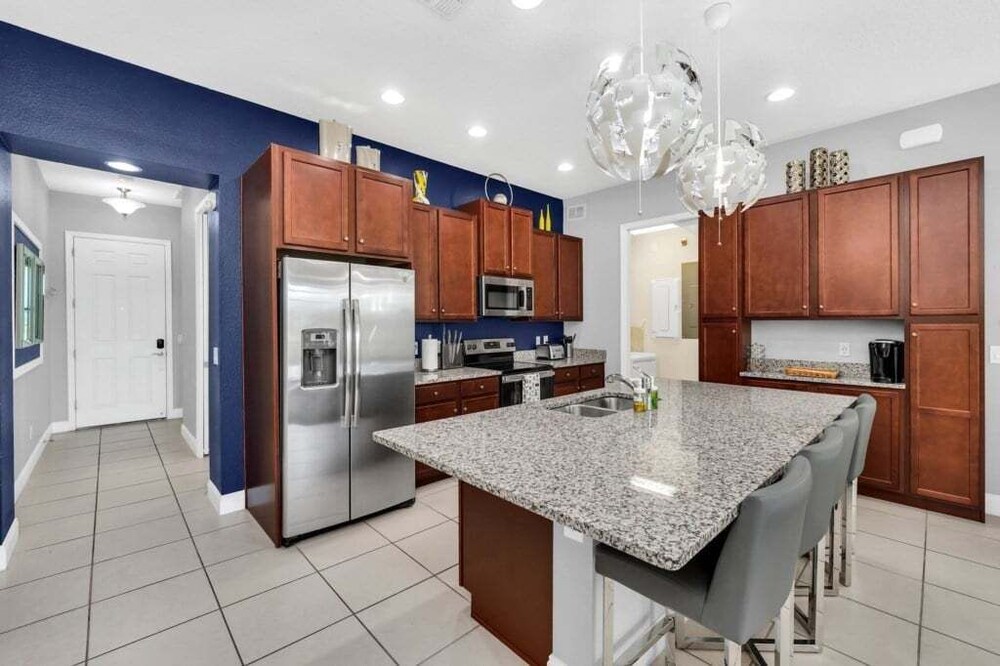 5 Bed Multiple Bunks Perfect For Kids With Pool! 5 Bedroom Townhouse