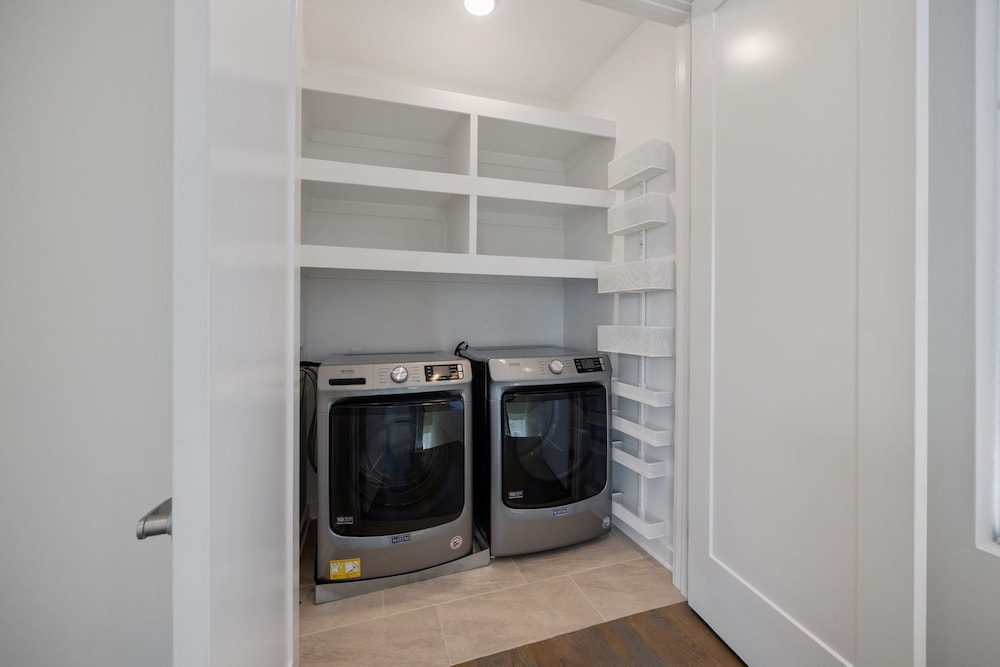 Nashville Notes - Sleeps 8 - Mins to Broadway!