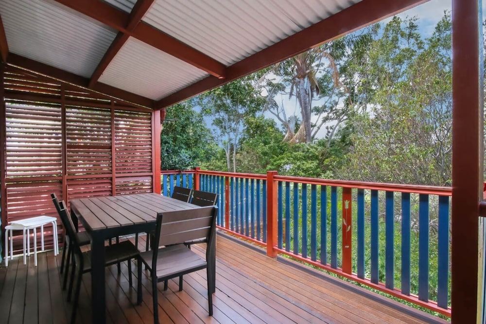 Stylish 3BD Family Home in Leafy Paddington view 2