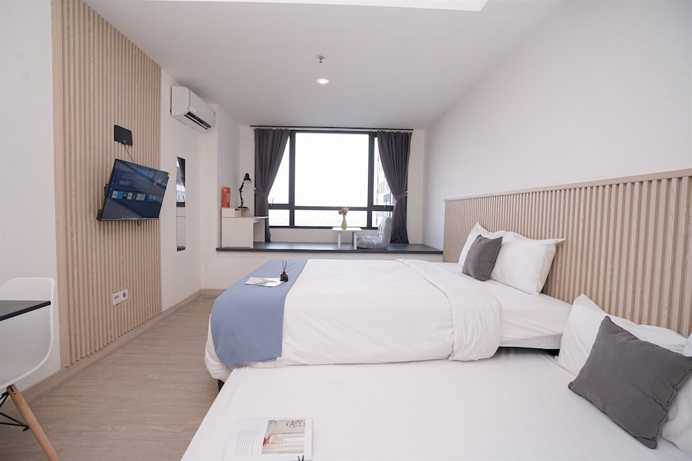 Spacious Comfy Studio Room At Collins Boulevard Apartment
