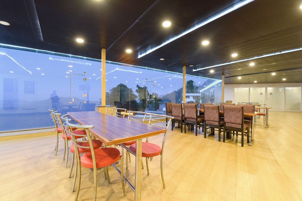 Fabhotel Burans Residency
