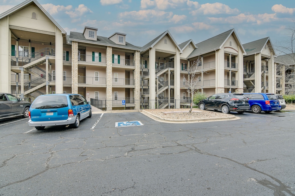 Branson Condo: Private Balcony, 1 Mi to Strip! view 4