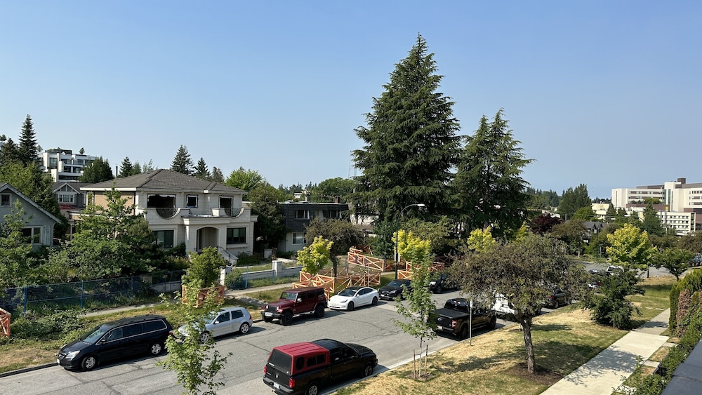 Vancouver Vacations - Ruby Red Cloud Homes Vancouver - Property Image 24