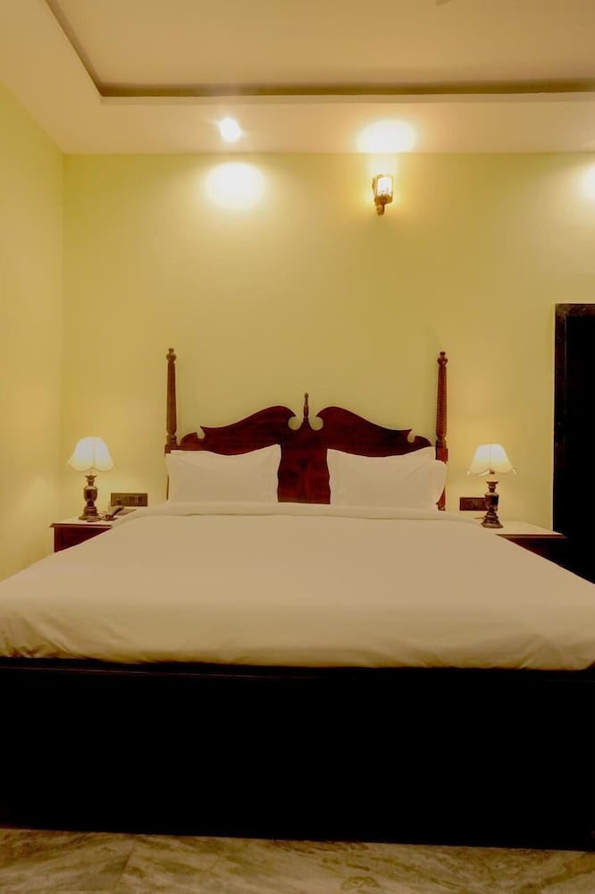 THE CABANA RESORT