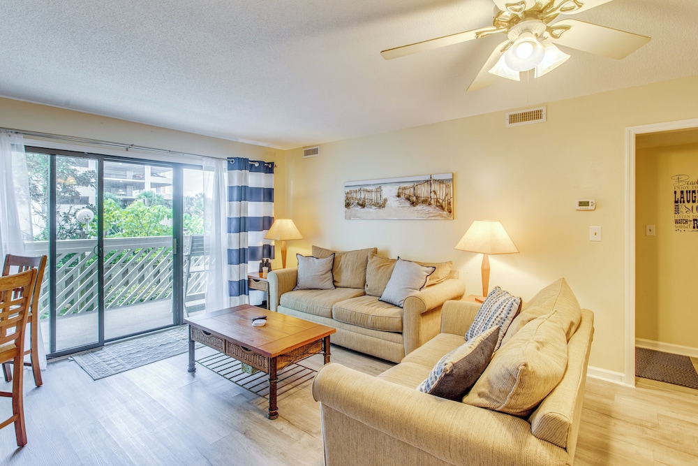 Direct Beach Access! Walkable Condo on Ocean Blvd